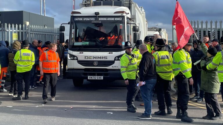 skynews-birmingham-refuse-collection_6853181.jpg