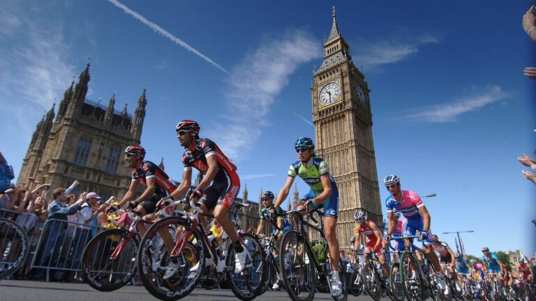 skynews-cycling-london-tour-de-france_6861199.jpg