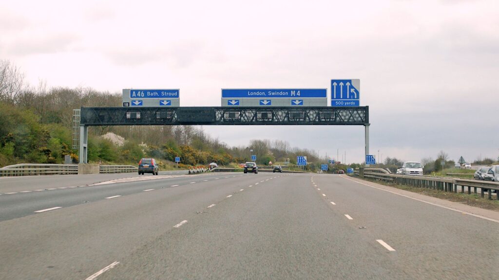 skynews-m4-motorway_6861197.jpg