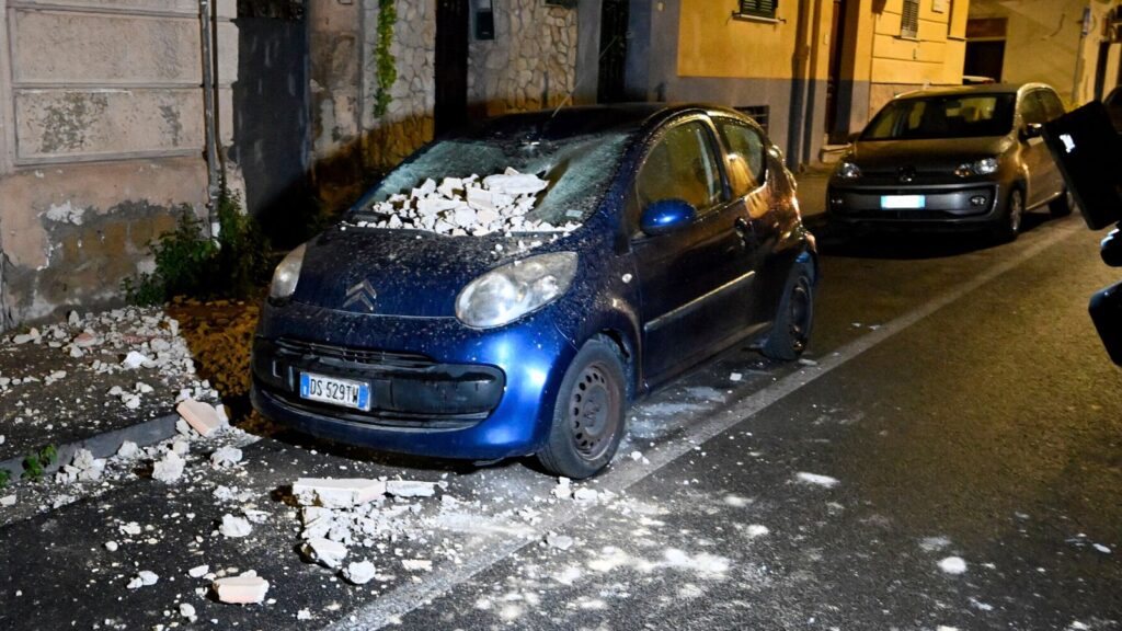 skynews-naples-quake-italy_6854970.jpg