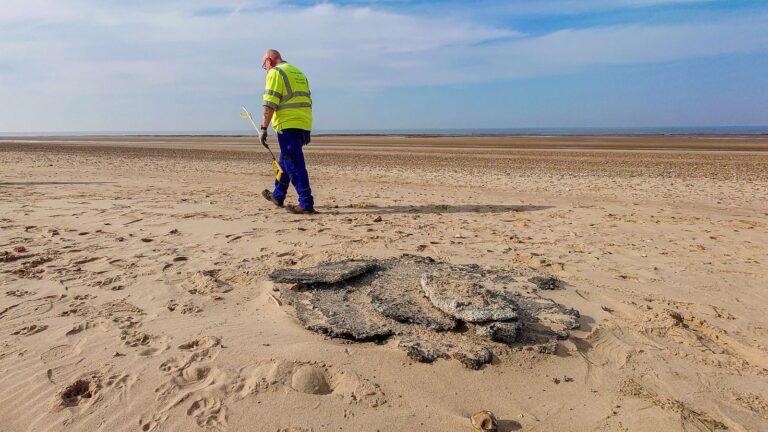 skynews-norfolk-holme-beach_6862430.jpg